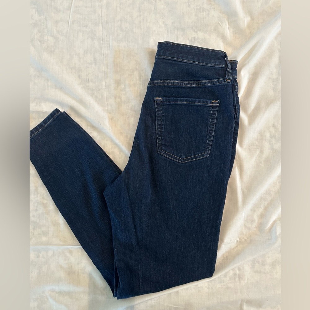 Wild Fable, High Rise Skinny Jean, Dark Wash
Sz 8/29R
Excellent Condition